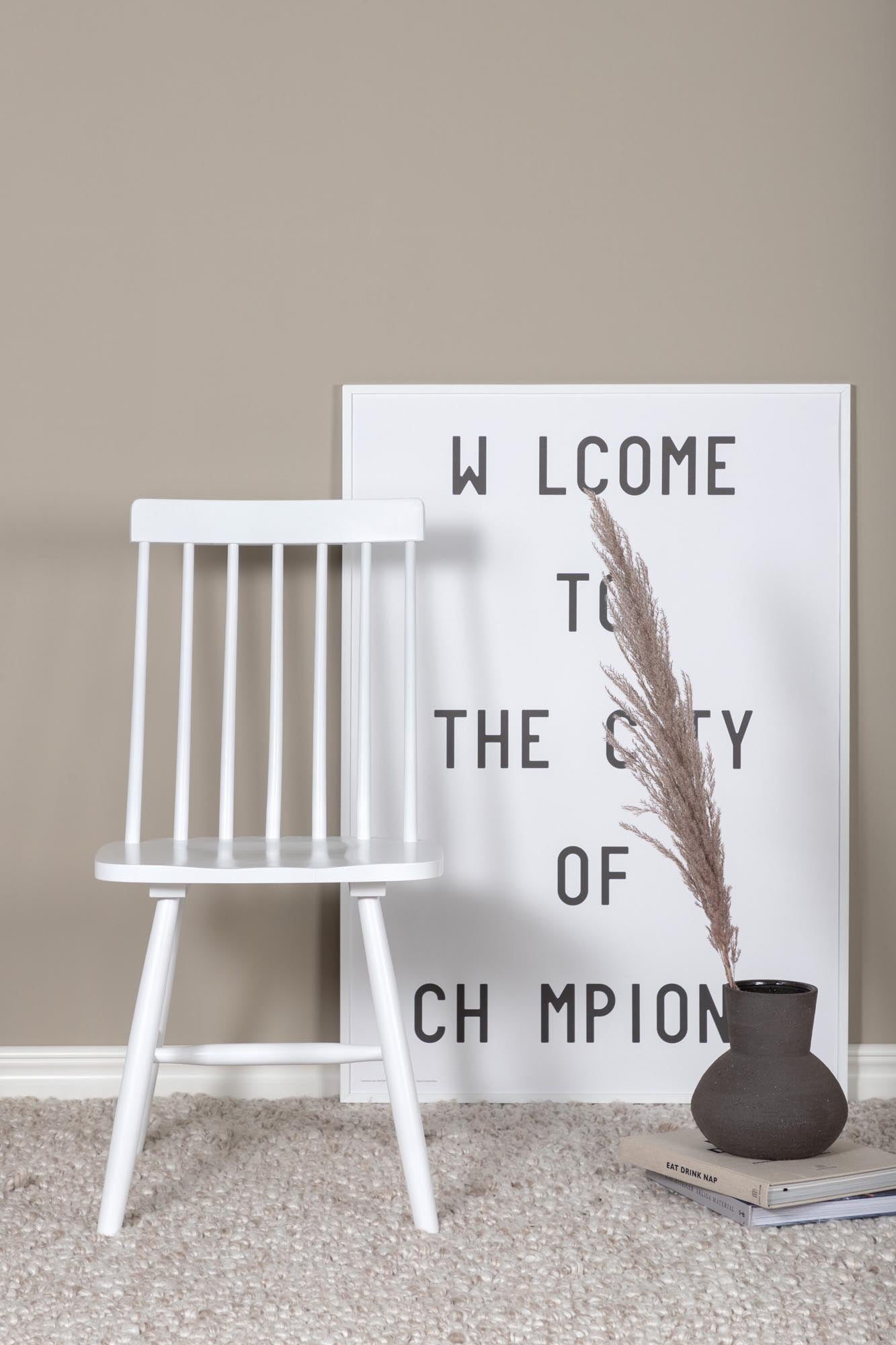 Lönneberga Stuhl in Weiss präsentiert im Onlineshop von KAQTU Design AG. Stuhl ist von Venture Home