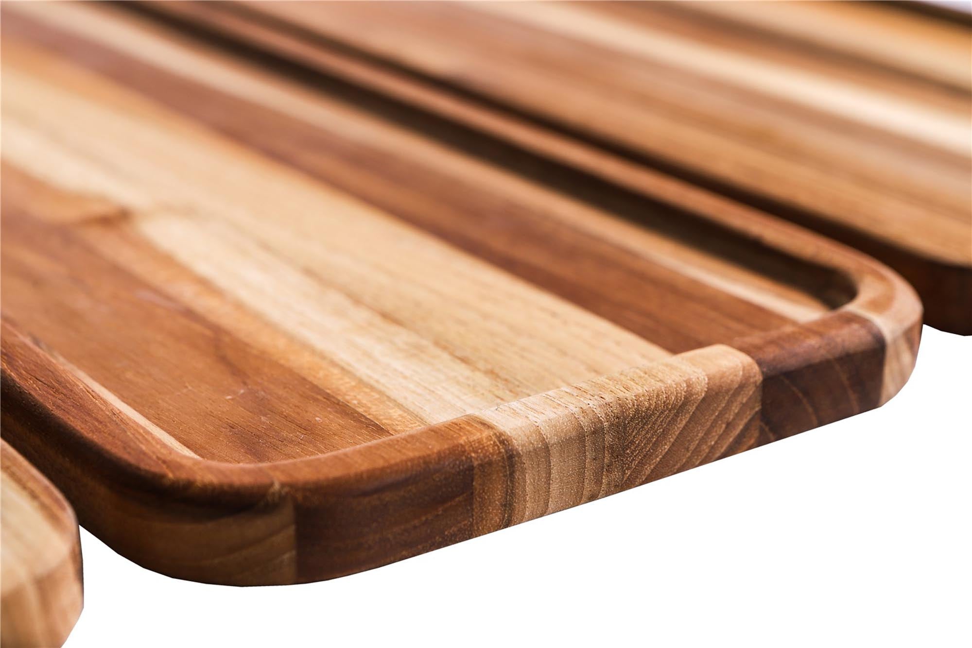 Rechteckiges Teak Serviertablett mit schmalem Rand, perfekt für das Servieren von Snacks oder als dekoratives Element in Ihrem Zuhause.