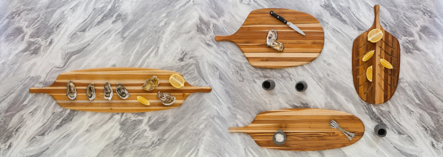 Board de service en teck "canoë", 67.5x21.5x1.2 cm