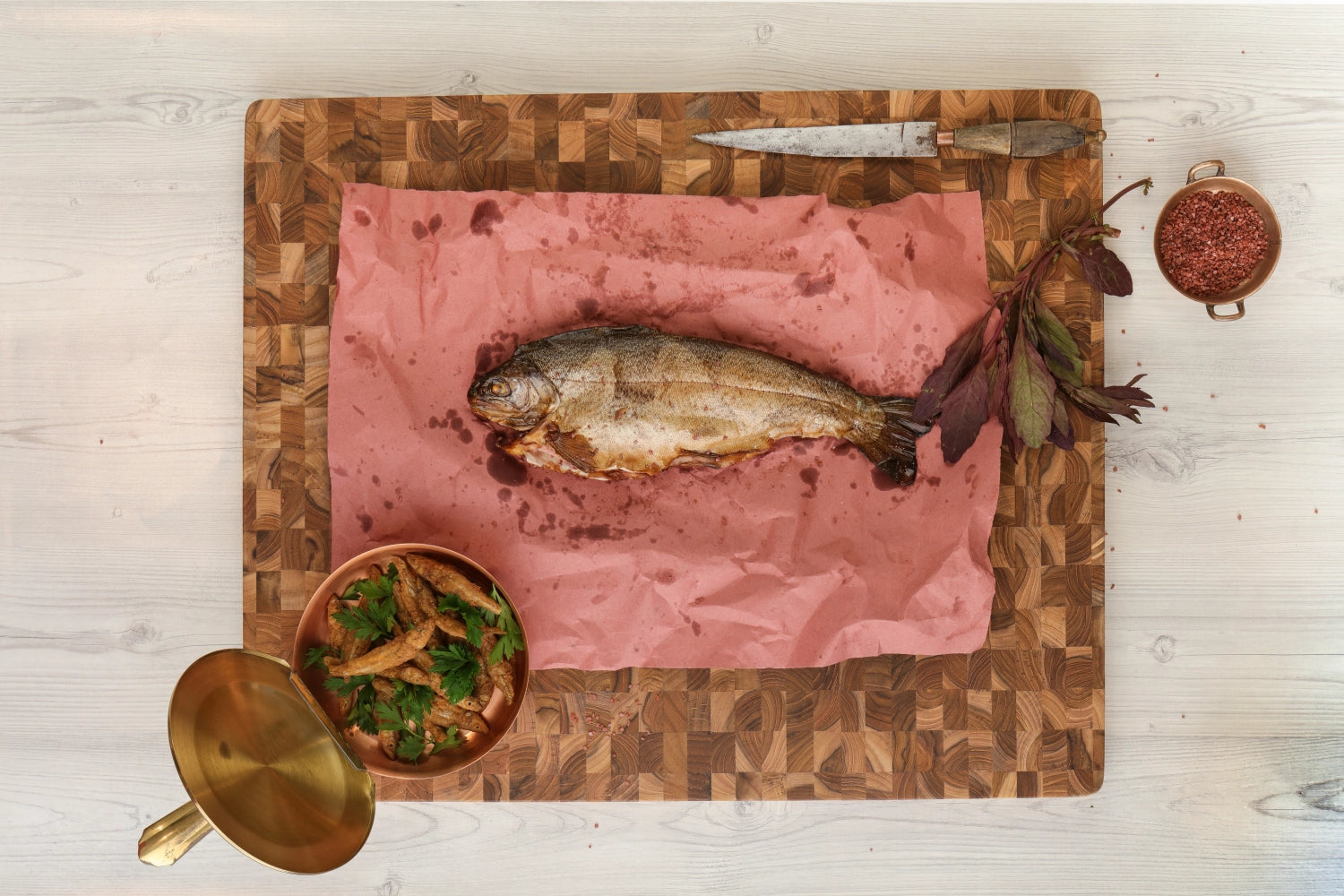 Erleben Sie das Teak Servierbrett "Scandi" von Teak Haus – ein elegantes, langlebiges Highlight für Ihre Küche, ideal zum Servieren und Dekorieren.