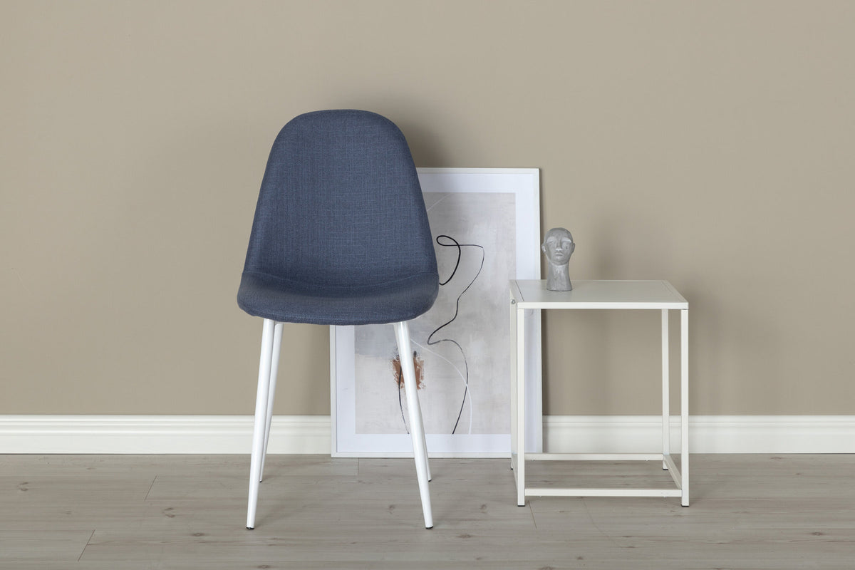 Polar Stuhl in Blau Weiss präsentiert im Onlineshop von KAQTU Design AG. Stuhl ist von Venture Home