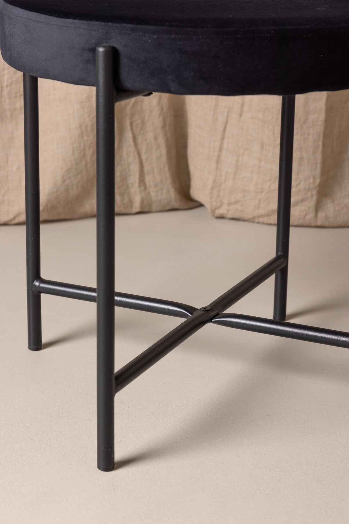 Stella Stuhl in Schwarz präsentiert im Onlineshop von KAQTU Design AG. Stuhl ist von Venture Home