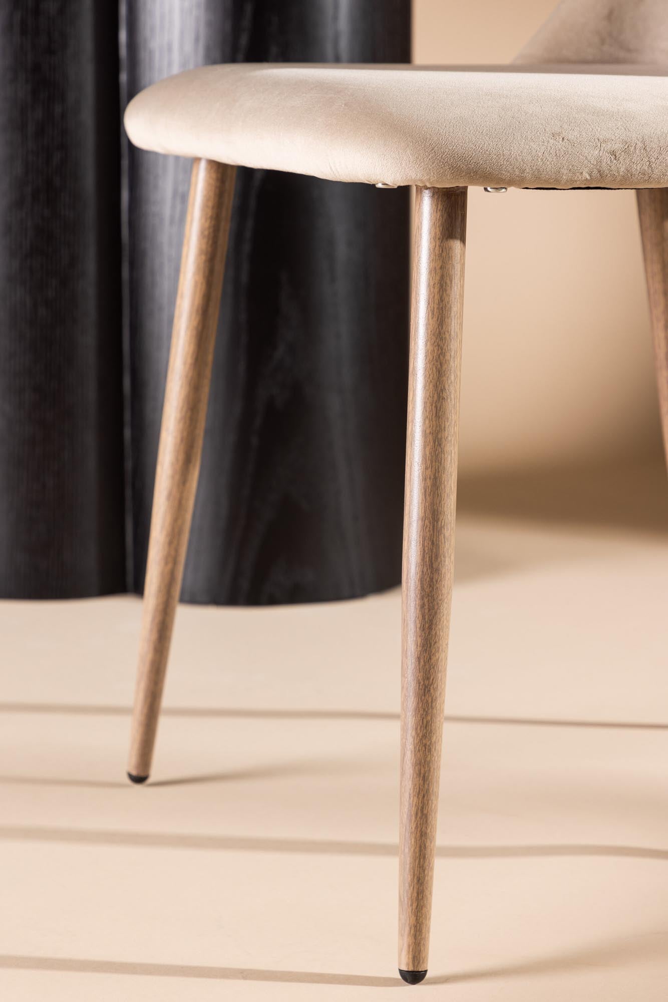 Night Stuhl von Venture Home: Modernes Design trifft Komfort.