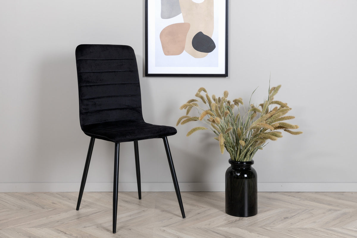 Windu Stuhl in Schwarz präsentiert im Onlineshop von KAQTU Design AG. Stuhl ist von Venture Home