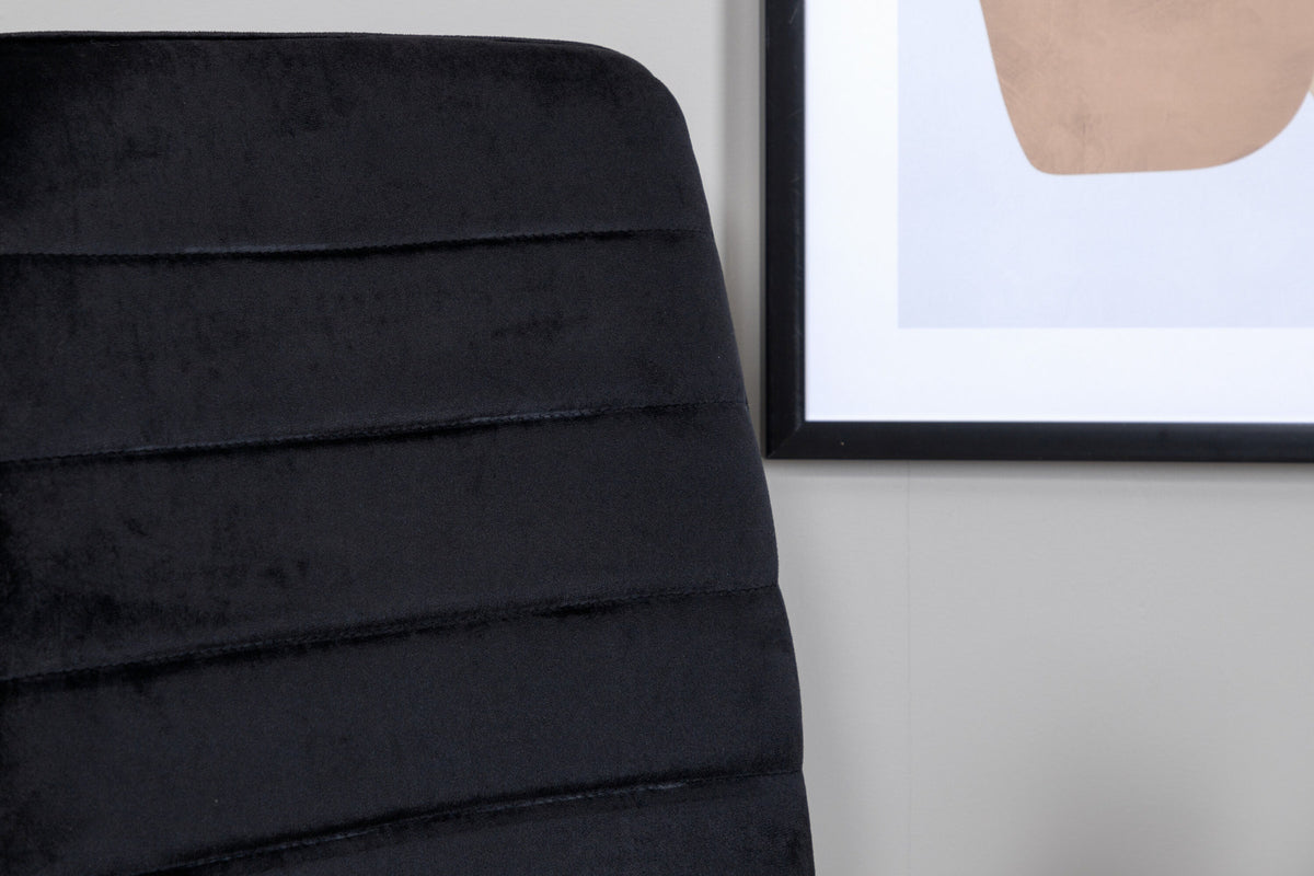 Windu Stuhl in Schwarz präsentiert im Onlineshop von KAQTU Design AG. Stuhl ist von Venture Home