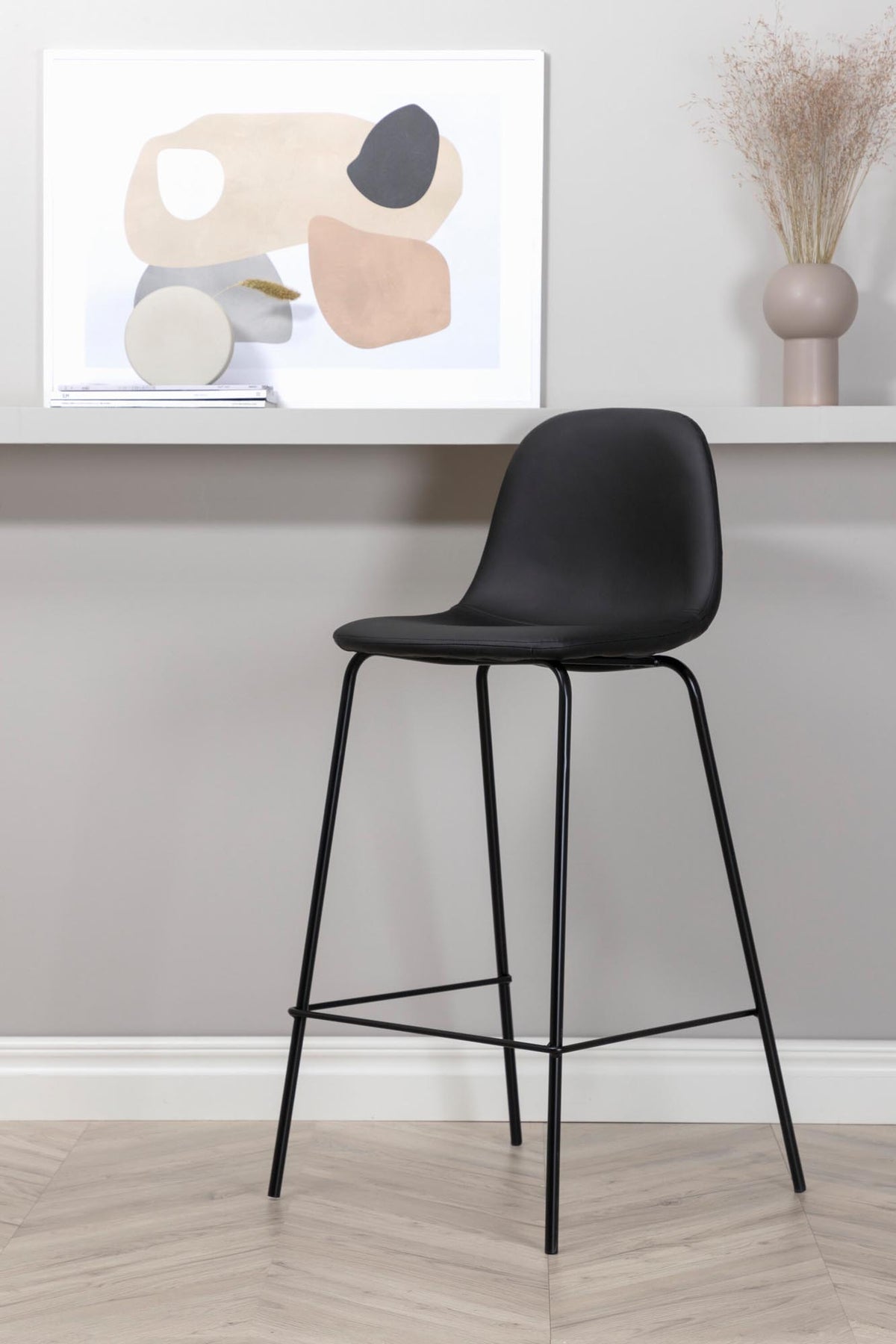 Polar Barstuhl in Schwarz präsentiert im Onlineshop von KAQTU Design AG. Barstuhl ist von Venture Home