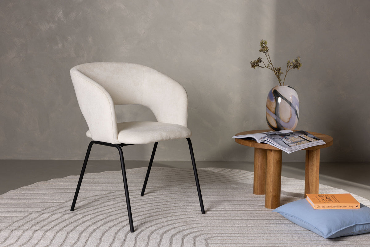 Day Stuhl in Cremefarben präsentiert im Onlineshop von KAQTU Design AG. Schalenstuhl mit Armlehne ist von Venture Home