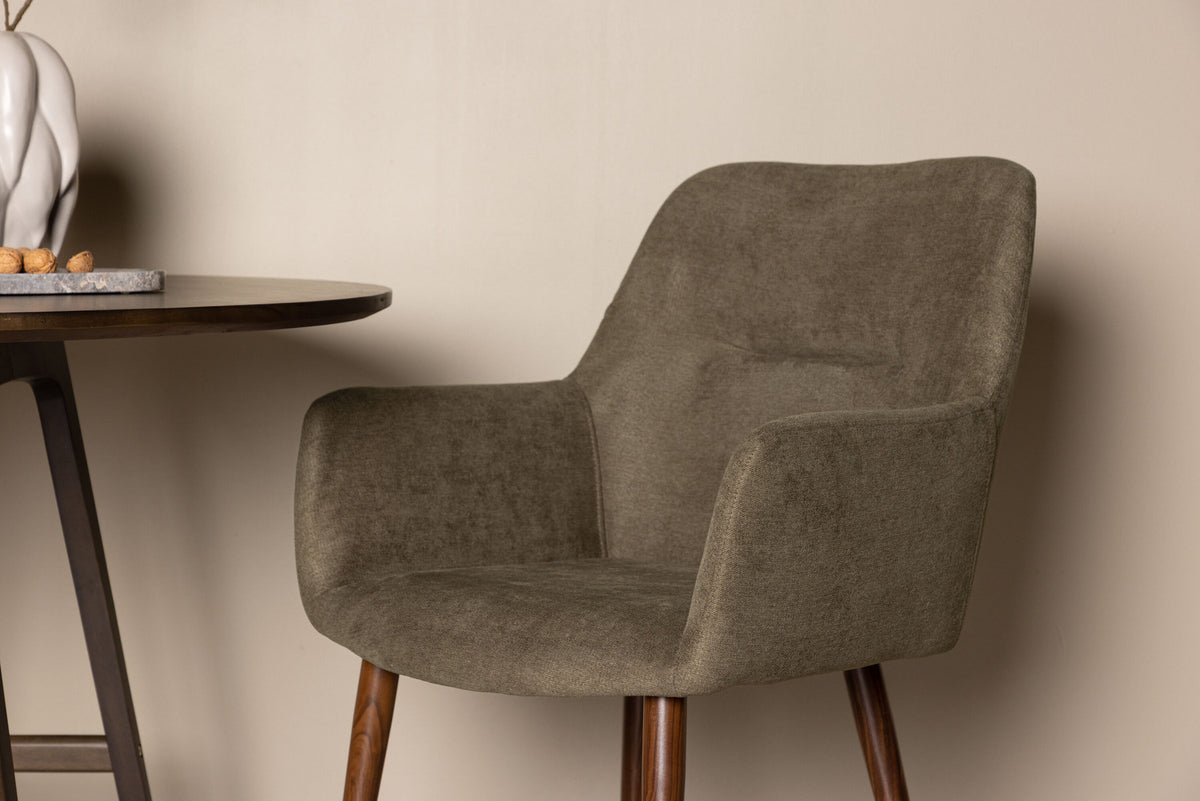 Tomorrow Stuhl in Braun präsentiert im Onlineshop von KAQTU Design AG. Stuhl mit Armlehne ist von Venture Home