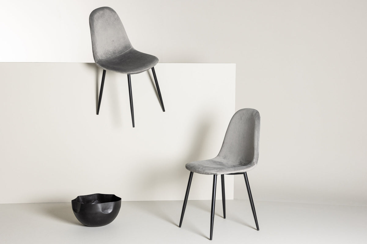 Polar Stuhl in Grau/Schwarz präsentiert im Onlineshop von KAQTU Design AG. Stuhl ist von Venture Home
