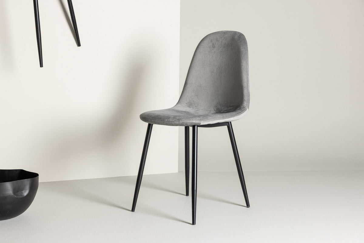 Polar Stuhl in Grau/Schwarz präsentiert im Onlineshop von KAQTU Design AG. Stuhl ist von Venture Home