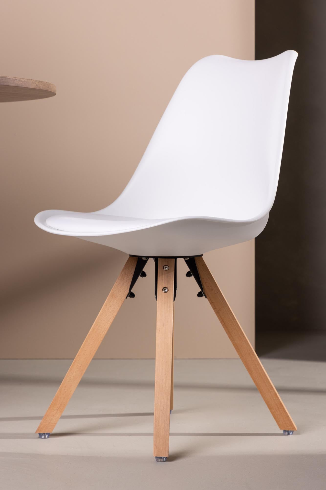 Zeno Stuhl in Weiss / Natur präsentiert im Onlineshop von KAQTU Design AG. Stuhl ist von Venture Home