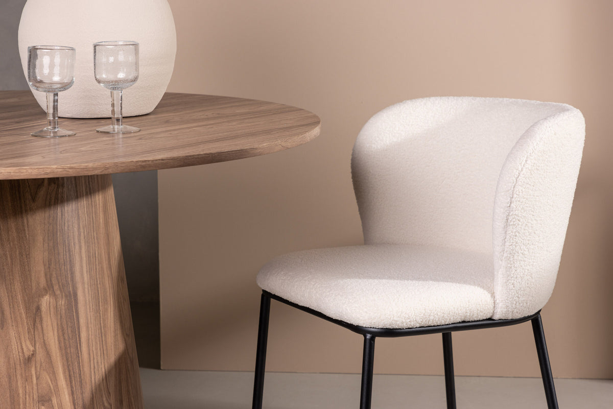 Edina Stuhl in Weiss präsentiert im Onlineshop von KAQTU Design AG. Schalenstuhl ist von Venture Home