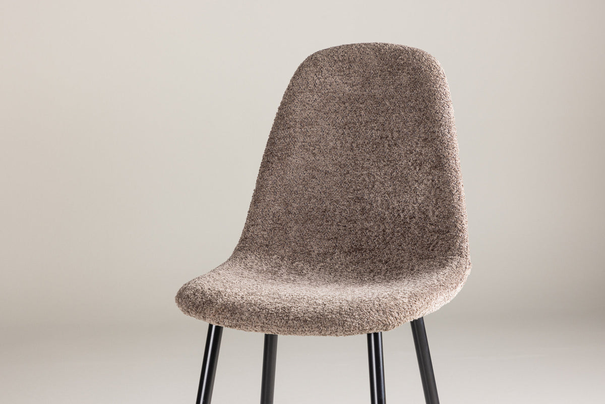 Polar Esszimmerstuhl in Grau präsentiert im Onlineshop von KAQTU Design AG. Stuhl ist von Venture Home