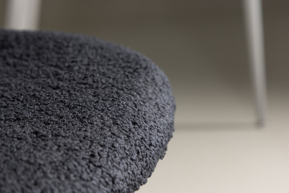 Polar Esszimmerstuhl in Schwarz präsentiert im Onlineshop von KAQTU Design AG. Stuhl ist von Venture Home