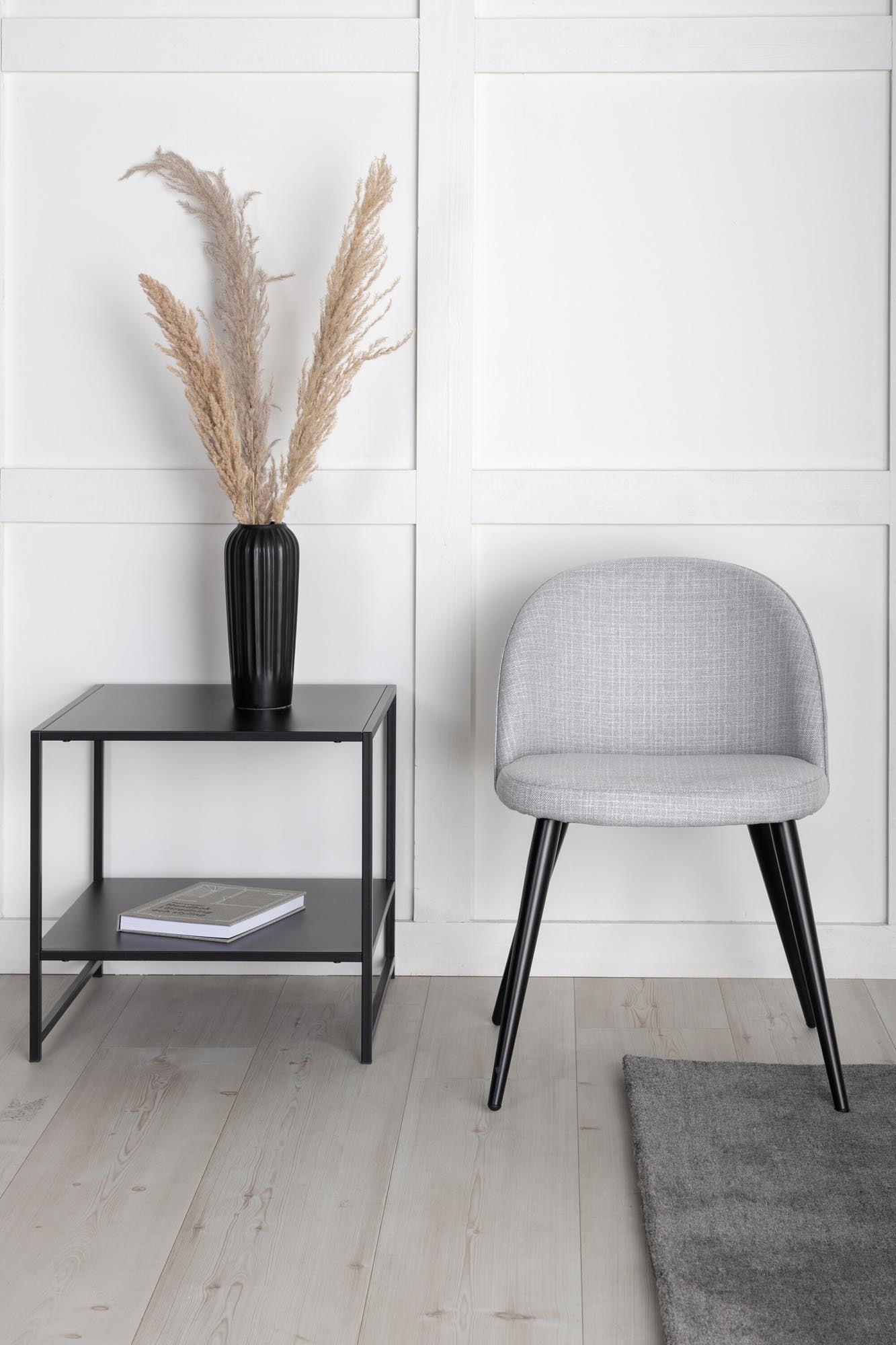 Luxuriöser Velvet Stuhl von Venture Home: Edler Samt, bequeme Polsterung und modernes Metallgestell für ein elegantes Ambiente in Ihrem Zuhause.