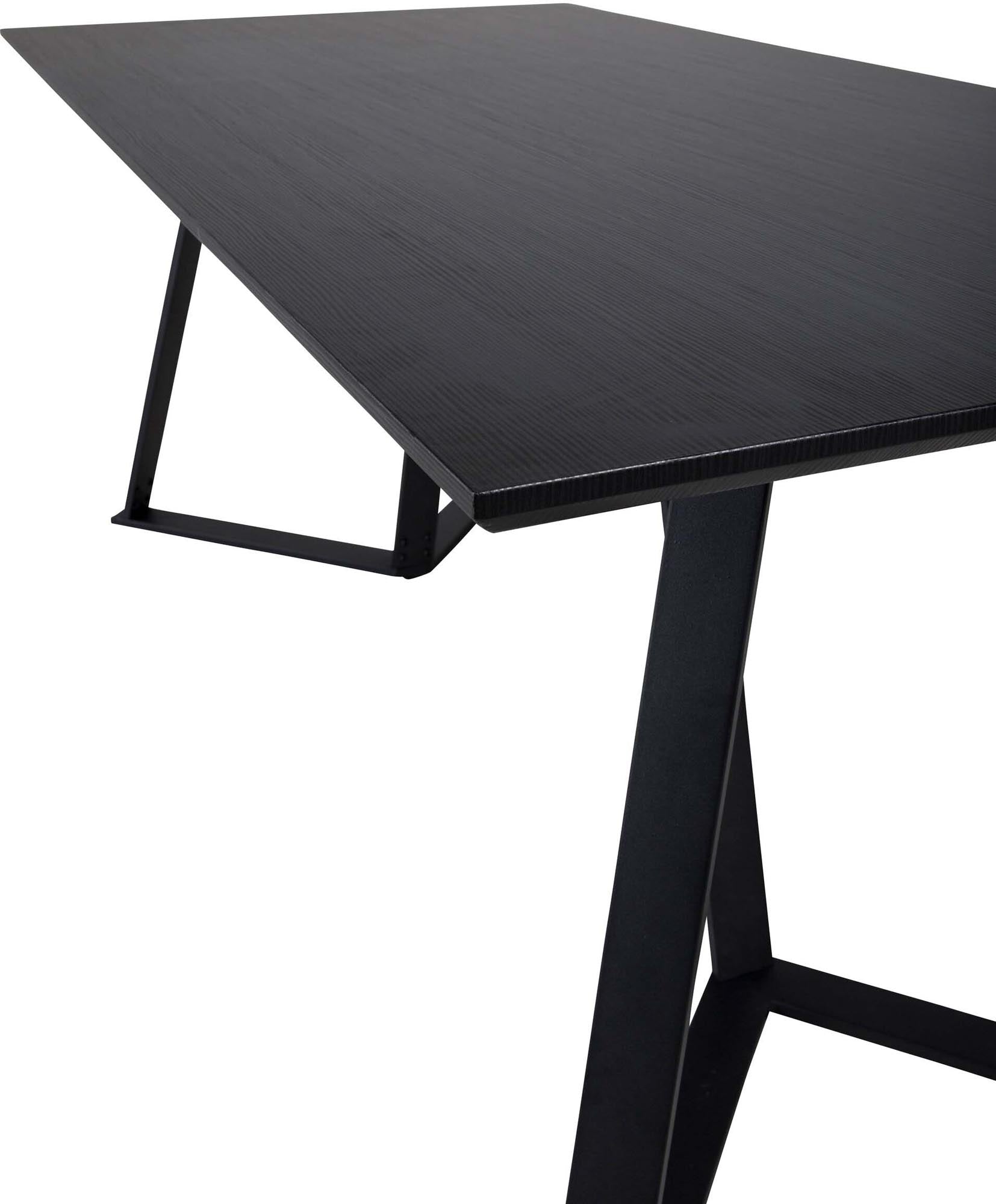 Entdecken Sie den eleganten Marina Tisch von Venture Home – der perfekte Esstisch für stilvolle Momente und gesellige Zusammenkünfte.