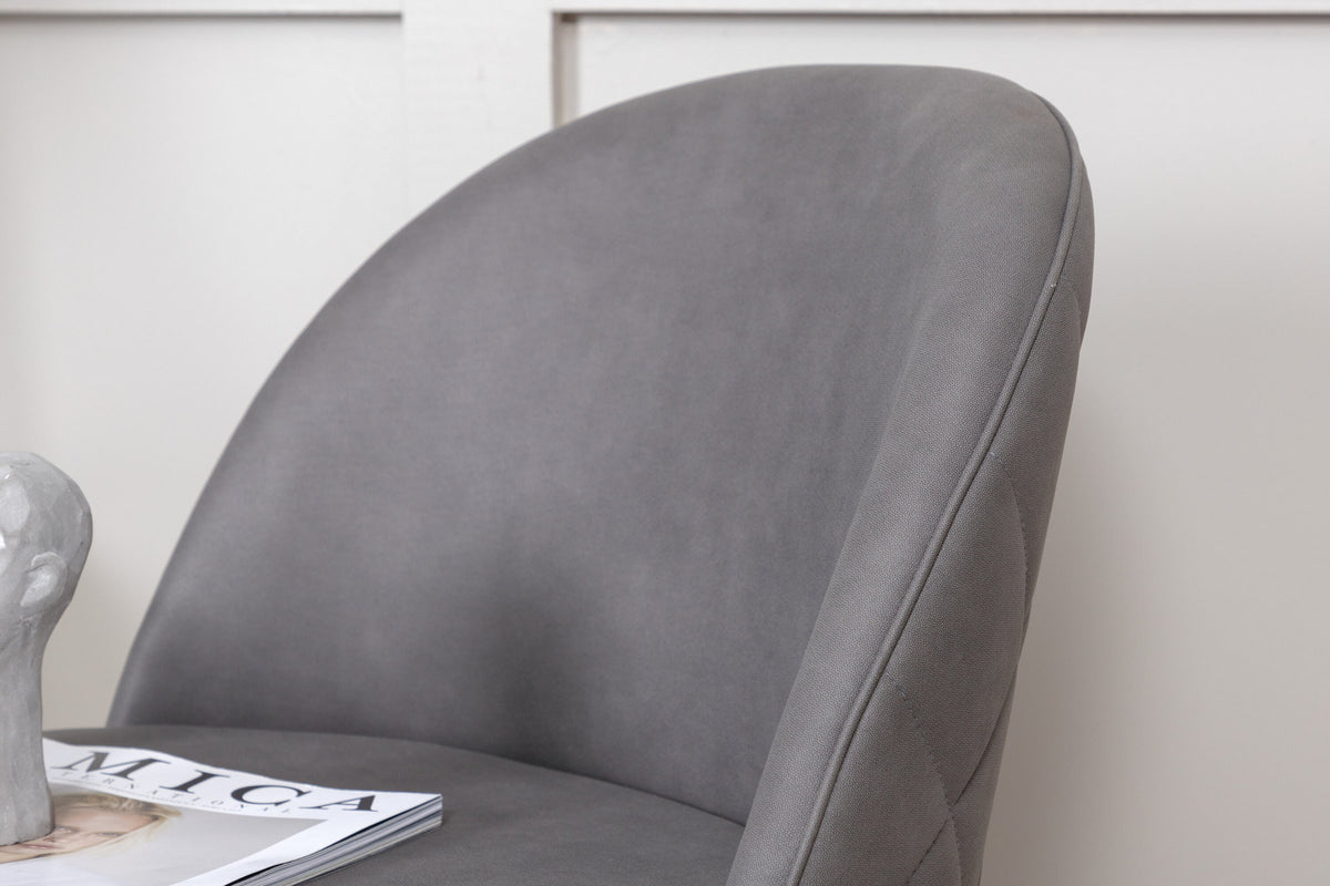 Velvet Stitches Stuhl in Grau präsentiert im Onlineshop von KAQTU Design AG. Stuhl ist von Venture Home