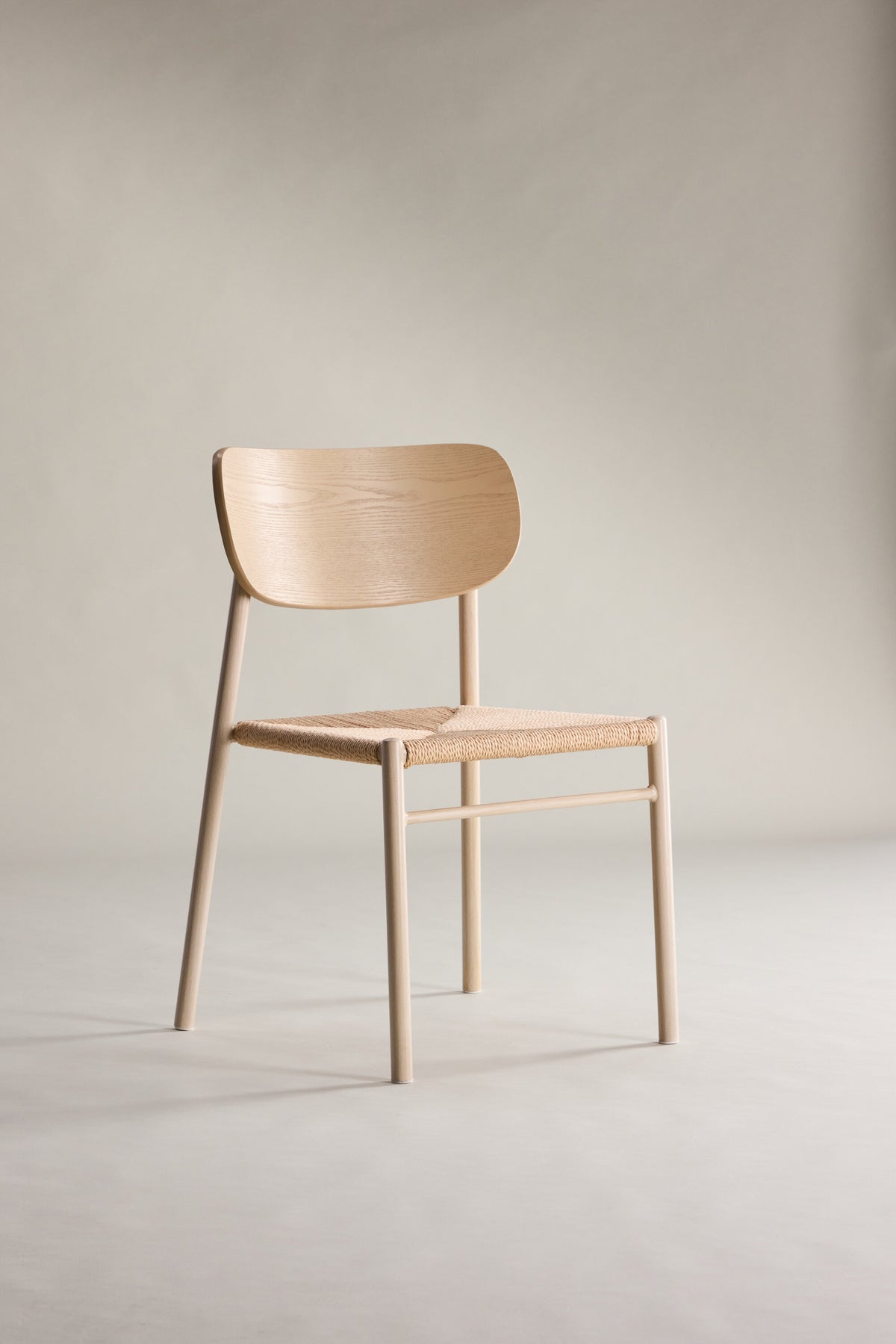 Polly Esszimmerstuhl in Tünche präsentiert im Onlineshop von KAQTU Design AG. Gartenstuhl mit Armlehnen ist von Venture Home