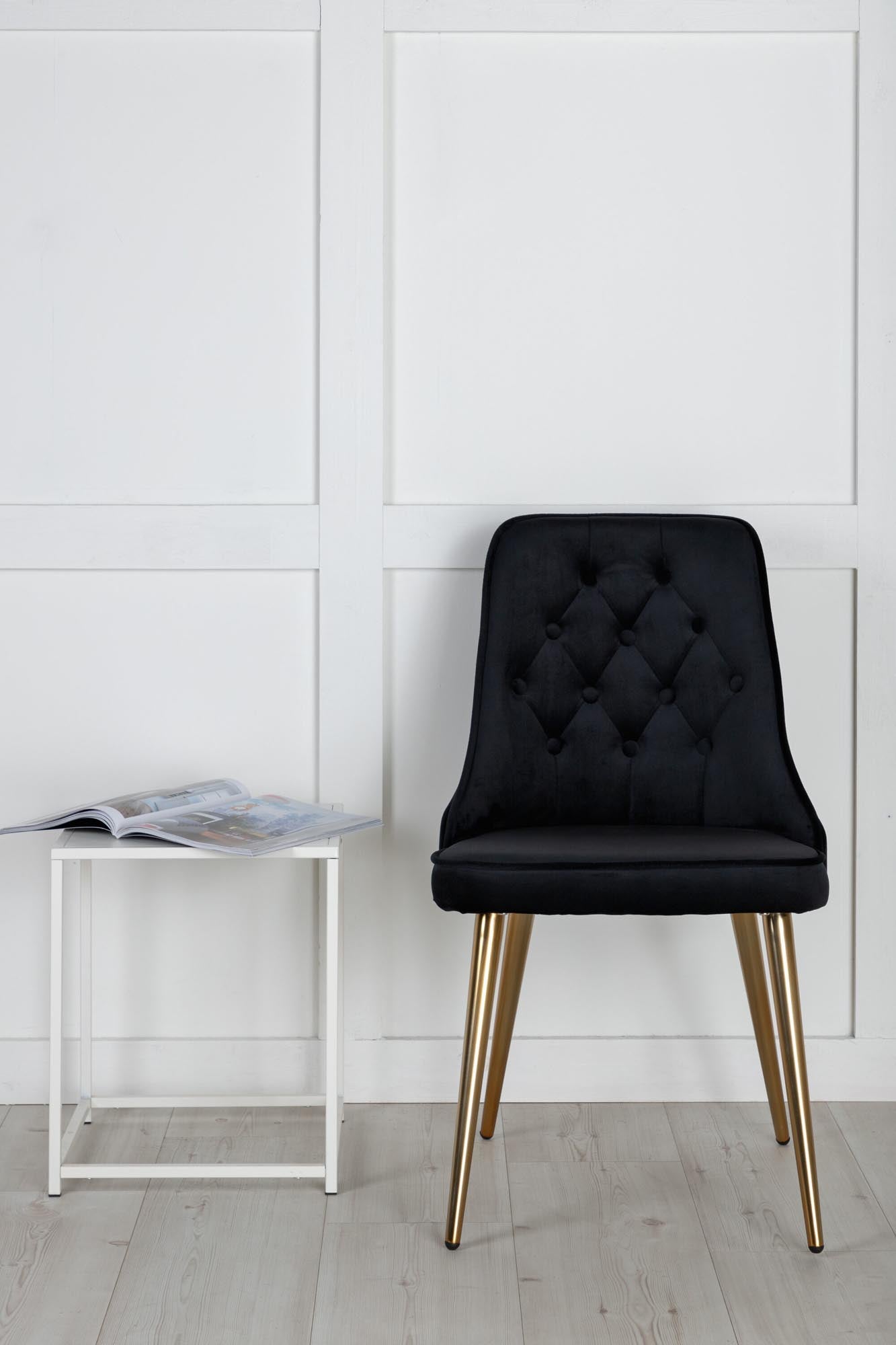 Luxuriöser Velvet Lyx Stuhl von Venture Home: Hochwertiger Samt, edles Design und optimaler Sitzkomfort für Ihr stilvolles Zuhause.