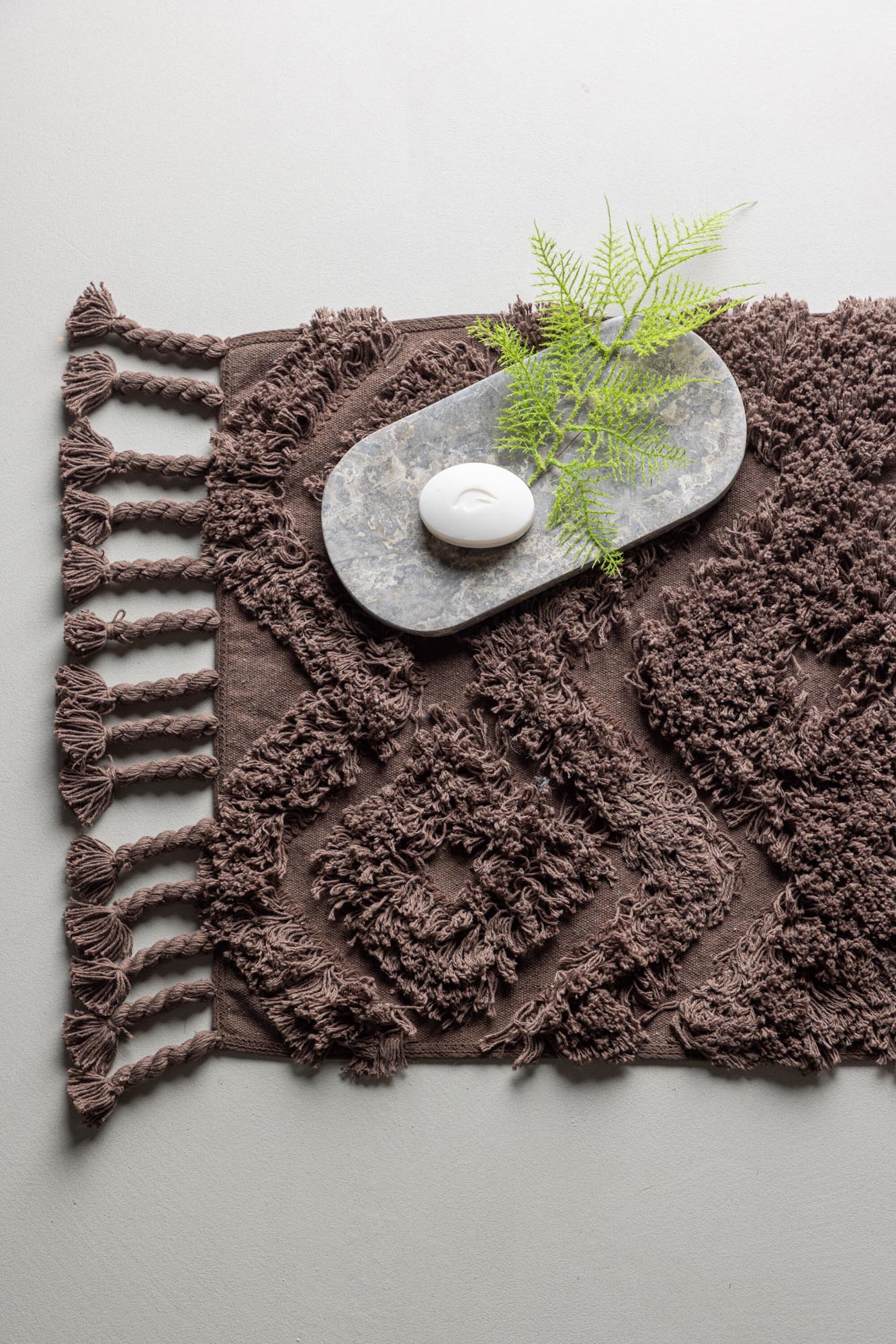 Hilma Teppich in Braun präsentiert im Onlineshop von KAQTU Design AG. Teppich ist von Venture Home