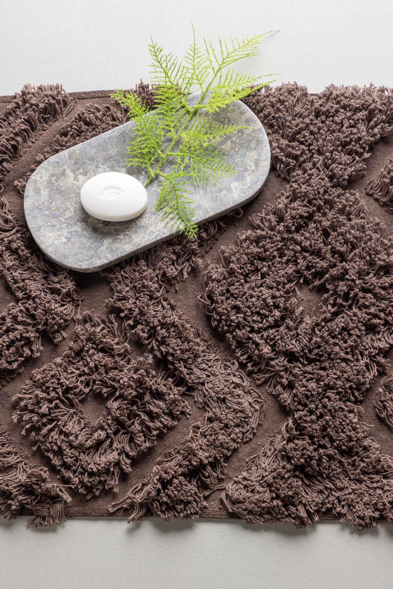 Hilma Teppich in Braun präsentiert im Onlineshop von KAQTU Design AG. Teppich ist von Venture Home