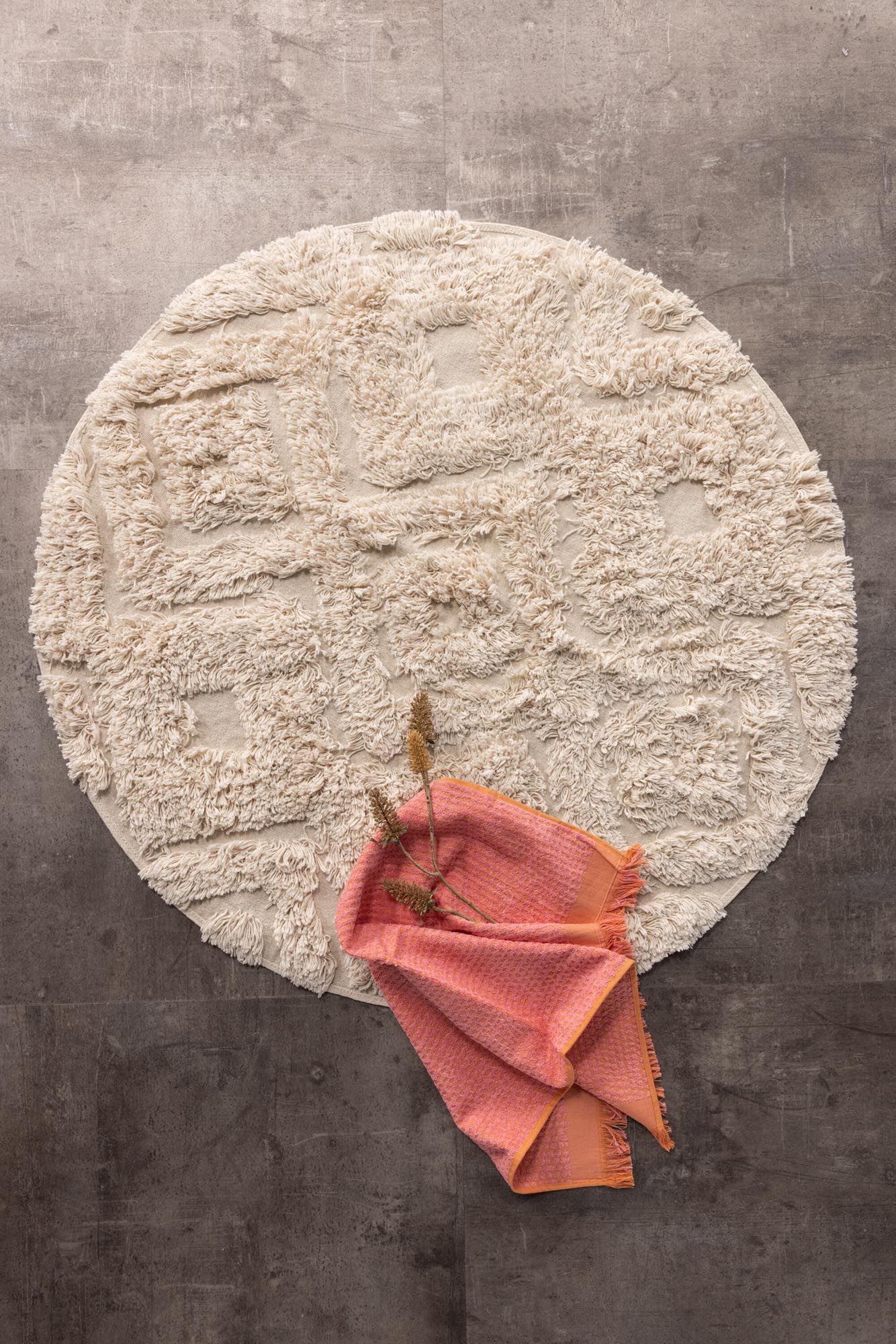 Hilma Teppich in Cremefarben präsentiert im Onlineshop von KAQTU Design AG. Teppich ist von Venture Home