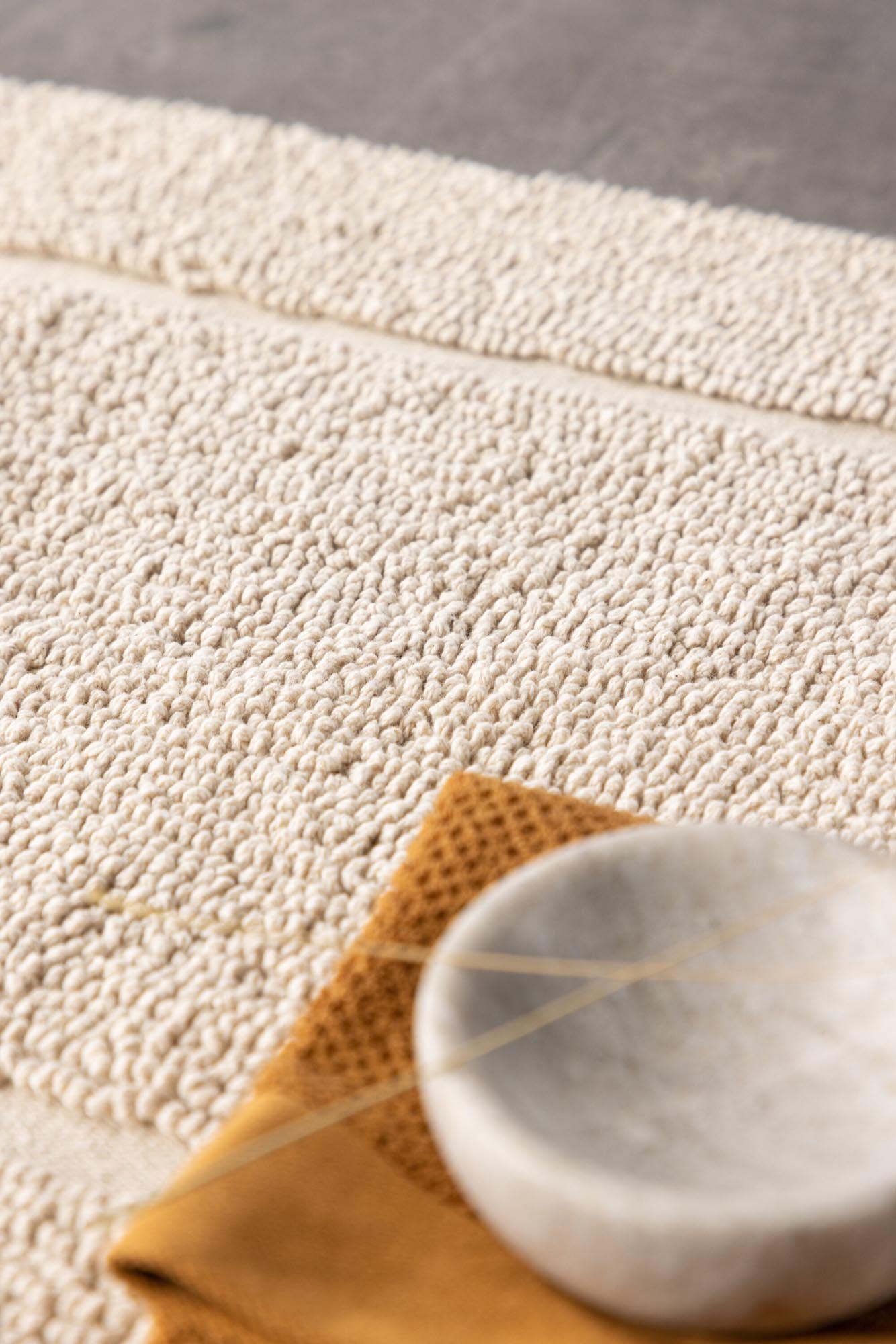 Entdecken Sie die luxuriöse William Badezimmermatte von Venture Home – weich, langlebig und stilvoll für Ihr Badezimmer.