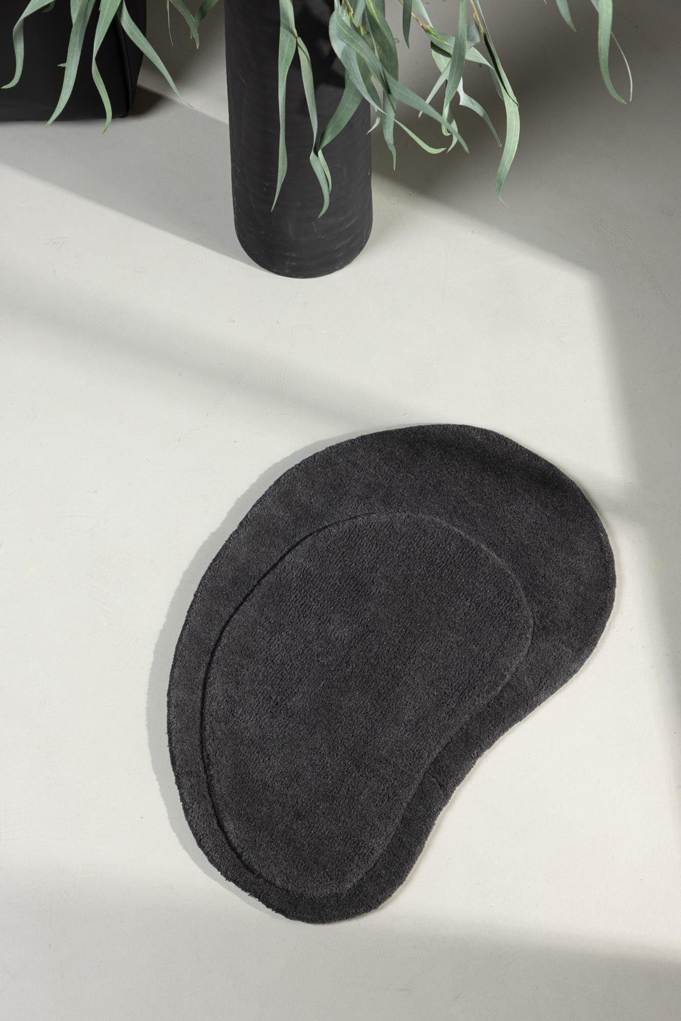 Sten Teppich von Venture Home: Stilvolles Accessoire aus hochwertiger Wolle, handgefertigt, 50x75 cm, schmutzabweisend und langlebig.