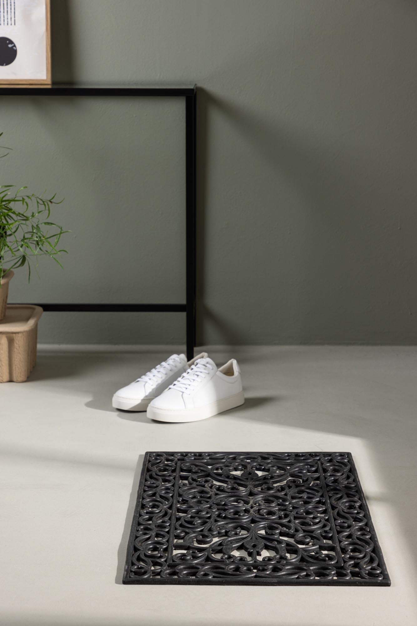 Elegante, rutschfeste Gummimatte von Venture Home: Schmutzschutz mit stilvollem Hohlmuster für jeden Eingangsbereich.