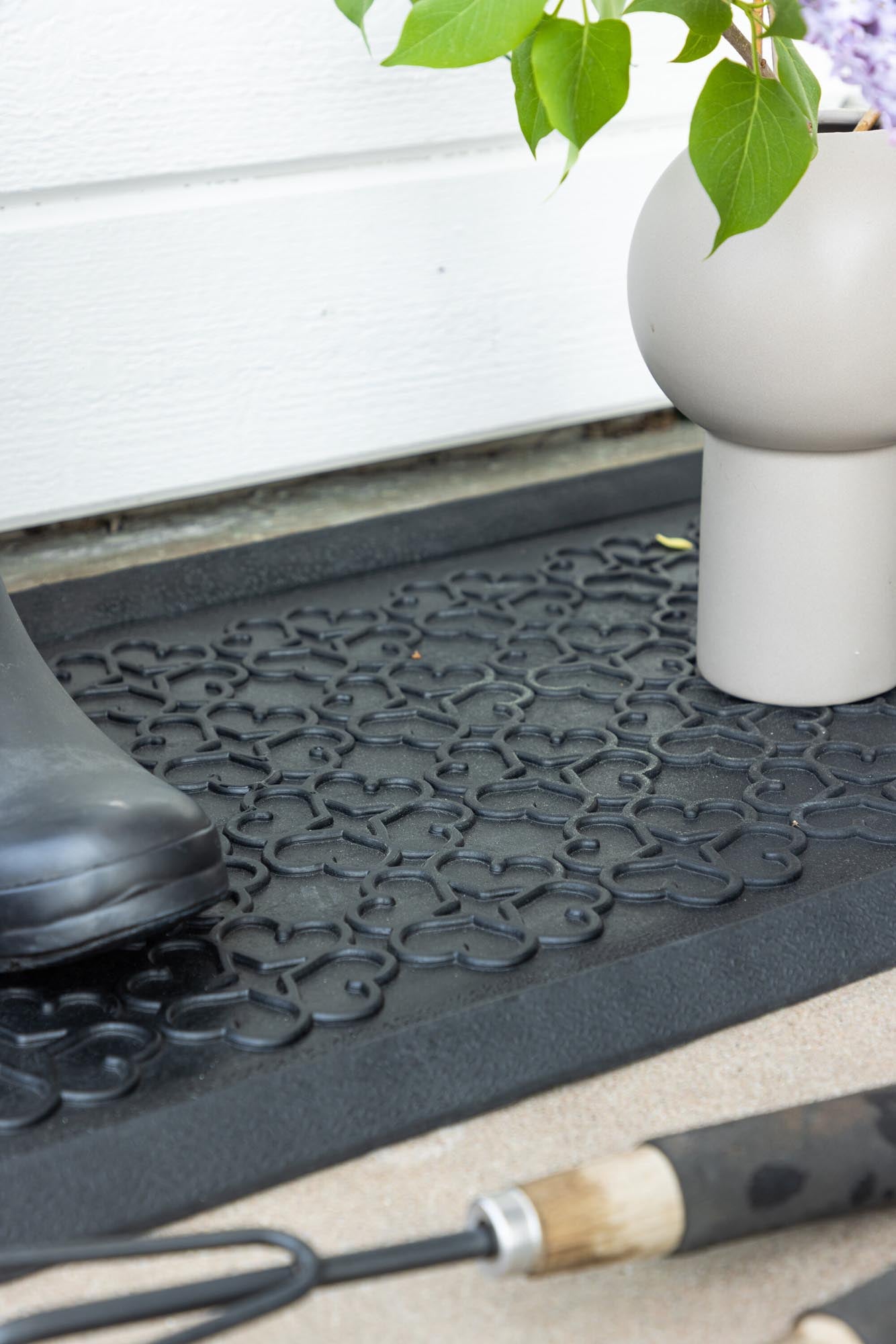 Gunnar Teppich von Venture Home: Hochwertige Gummimatte, die Schmutz und Wasser effektiv aufnimmt. Langlebig, rutschfest und vielseitig einsetzbar.