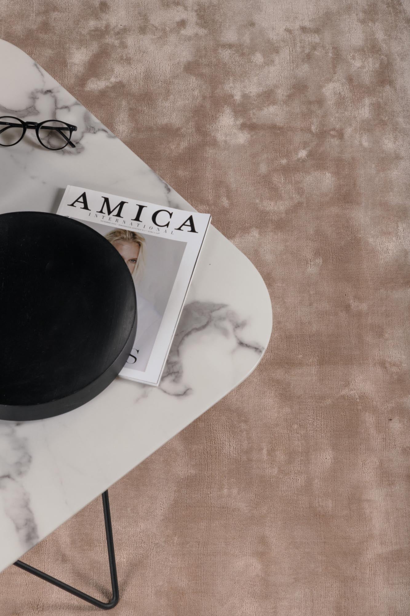 Indra Teppich in Beige präsentiert im Onlineshop von KAQTU Design AG. Teppich ist von Venture Home