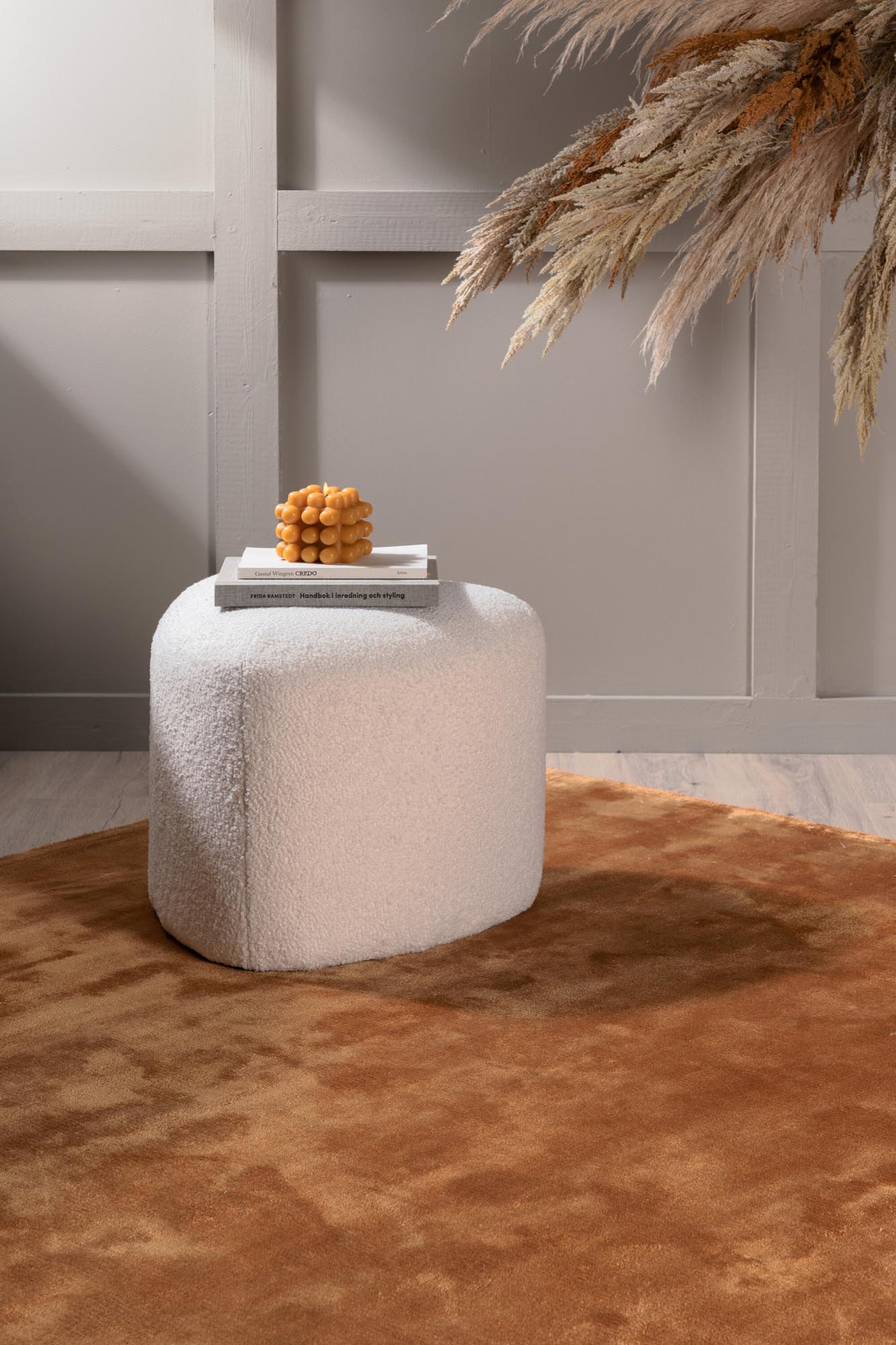 Indra Teppich von Venture Home: Luxuriöse Viskose, zeitloses Design und perfekte Passform für jeden Raum. Verleihen Sie Ihrem Zuhause Stil!