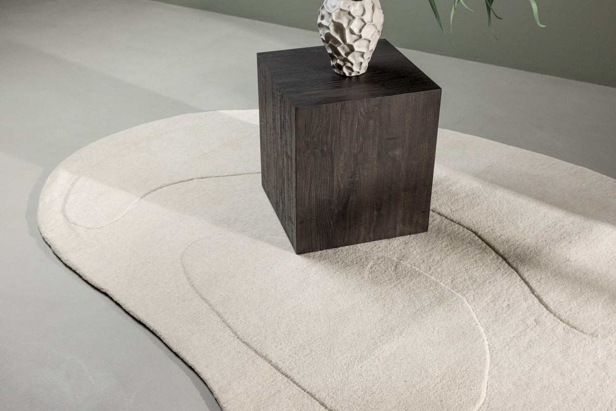 Enard Teppich in Weiss präsentiert im Onlineshop von KAQTU Design AG. Teppich ist von Venture Home