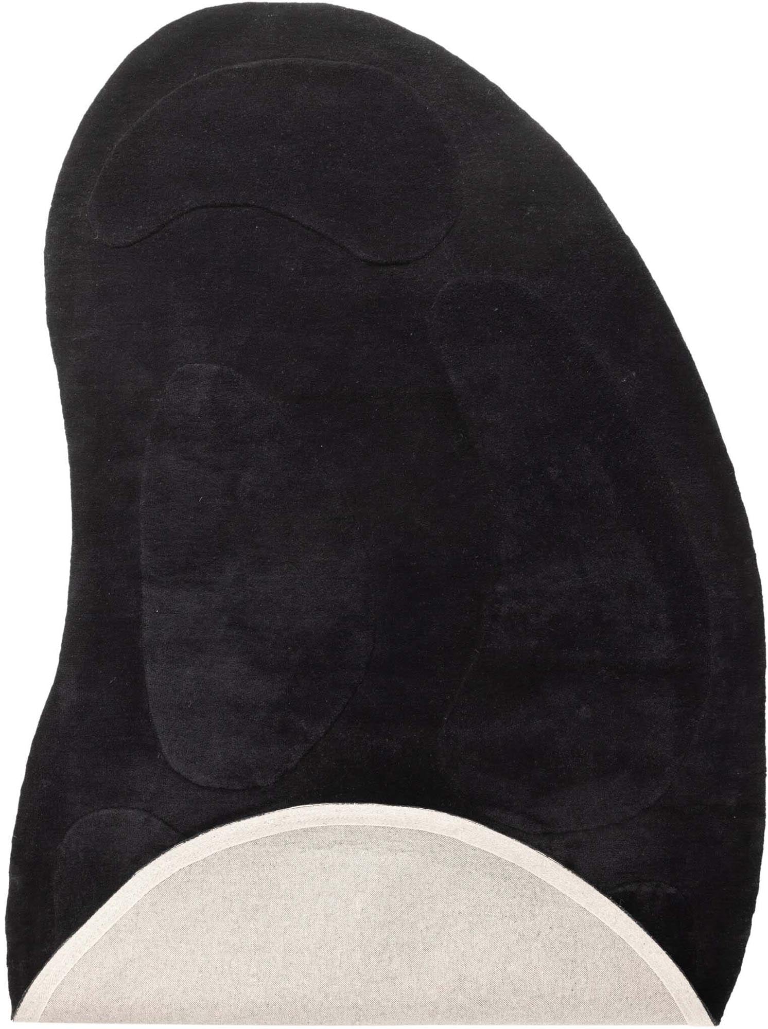 Stilvoller Enard-Teppich von Venture Home in edlem Schwarz. Luxuriöse Materialien vereinen Komfort und Nachhaltigkeit für Ihr Zuhause.