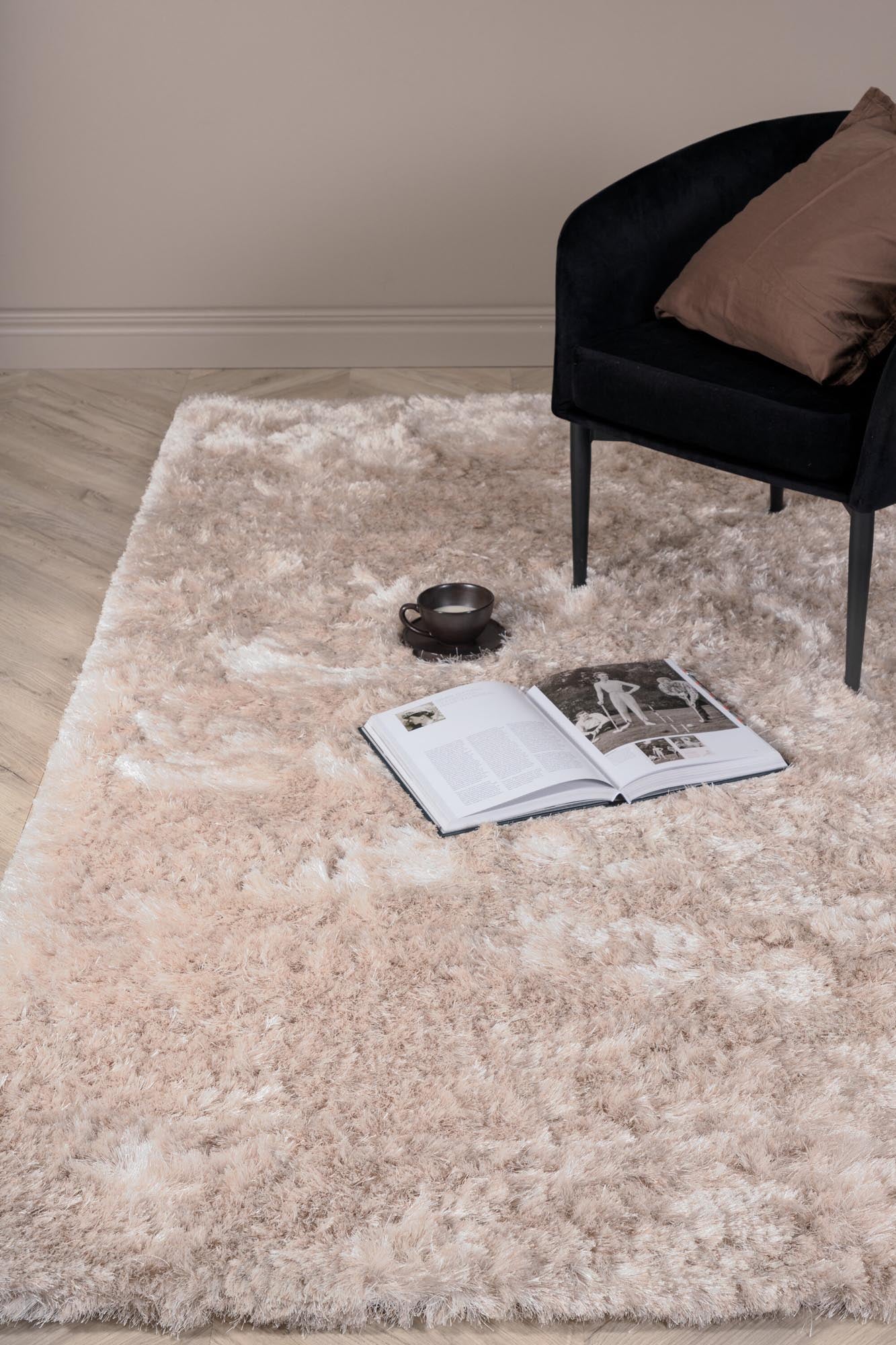 Shiva Teppich in Beige präsentiert im Onlineshop von KAQTU Design AG. Teppich ist von Venture Home