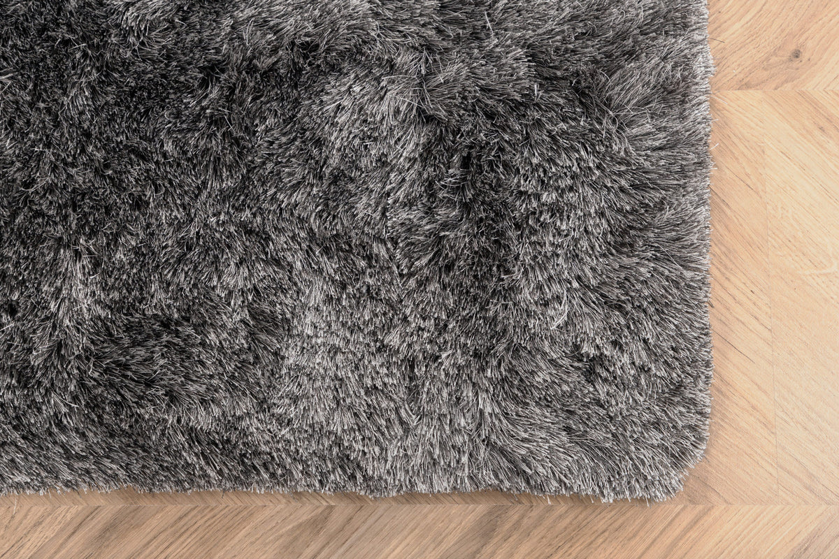 Shiva Teppich in Grau präsentiert im Onlineshop von KAQTU Design AG. Teppich ist von Venture Home