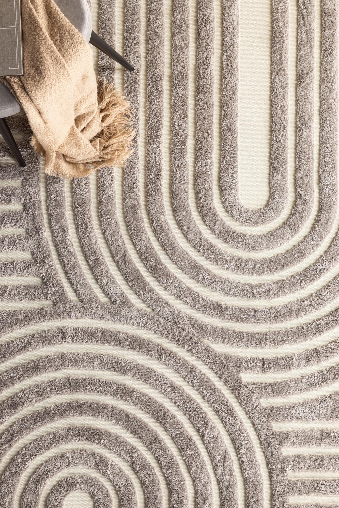 Nikita Teppich von Venture Home: Eleganter, langlebiger Teppich in Grau, ideal für Wohnzimmer, Schlafzimmer und Essbereich – für ein stilvolles Zuhause.