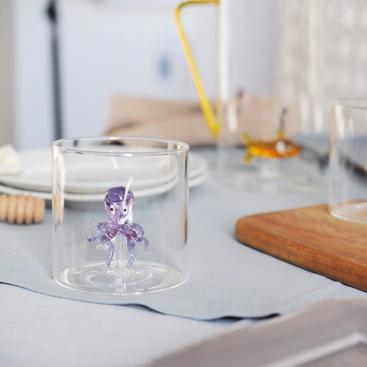 Erleben Sie das elegante 250 ml Borosilikatglas Medusa von Easy Life. Robust, vielseitig und perfekt für jeden Anlass – ein Must-Have für Ihr Zuhause!