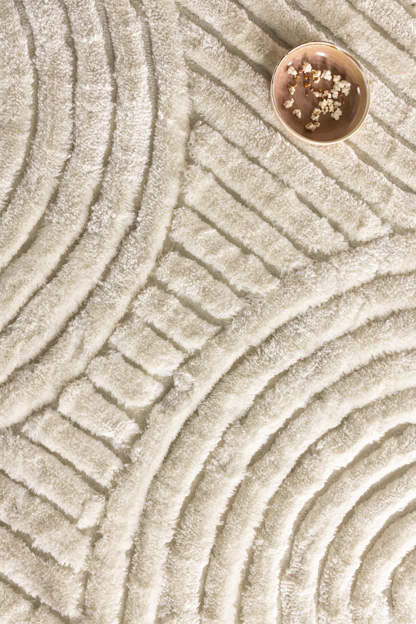 Entdecken Sie den Niklas Teppich von Venture Home – ein stilvolles, langlebiges Accessoire aus hochwertigem Polyester, das jedem Raum Charakter verleiht.