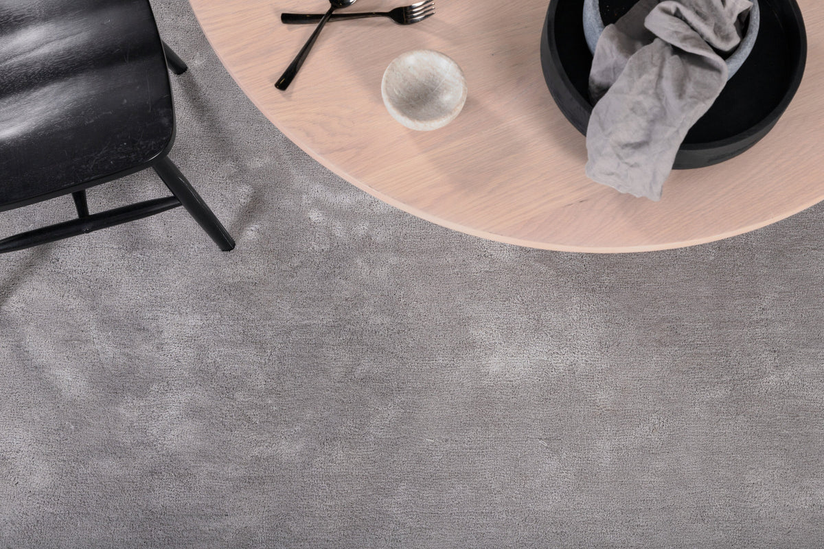Wunderteppich in Silber präsentiert im Onlineshop von KAQTU Design AG. Teppich ist von Venture Home