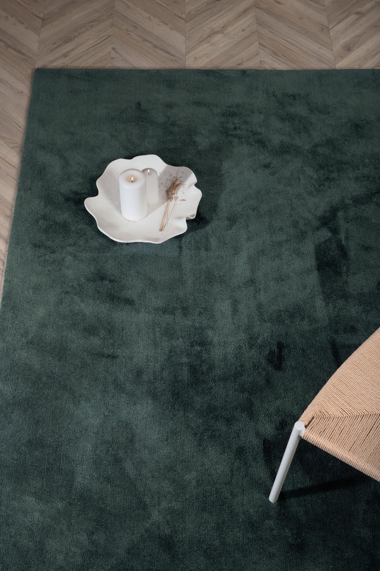 Wunderteppich in Grün präsentiert im Onlineshop von KAQTU Design AG. Teppich ist von Venture Home