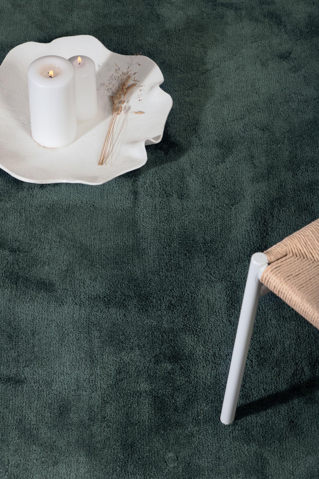 Wunderteppich in Grün präsentiert im Onlineshop von KAQTU Design AG. Teppich ist von Venture Home