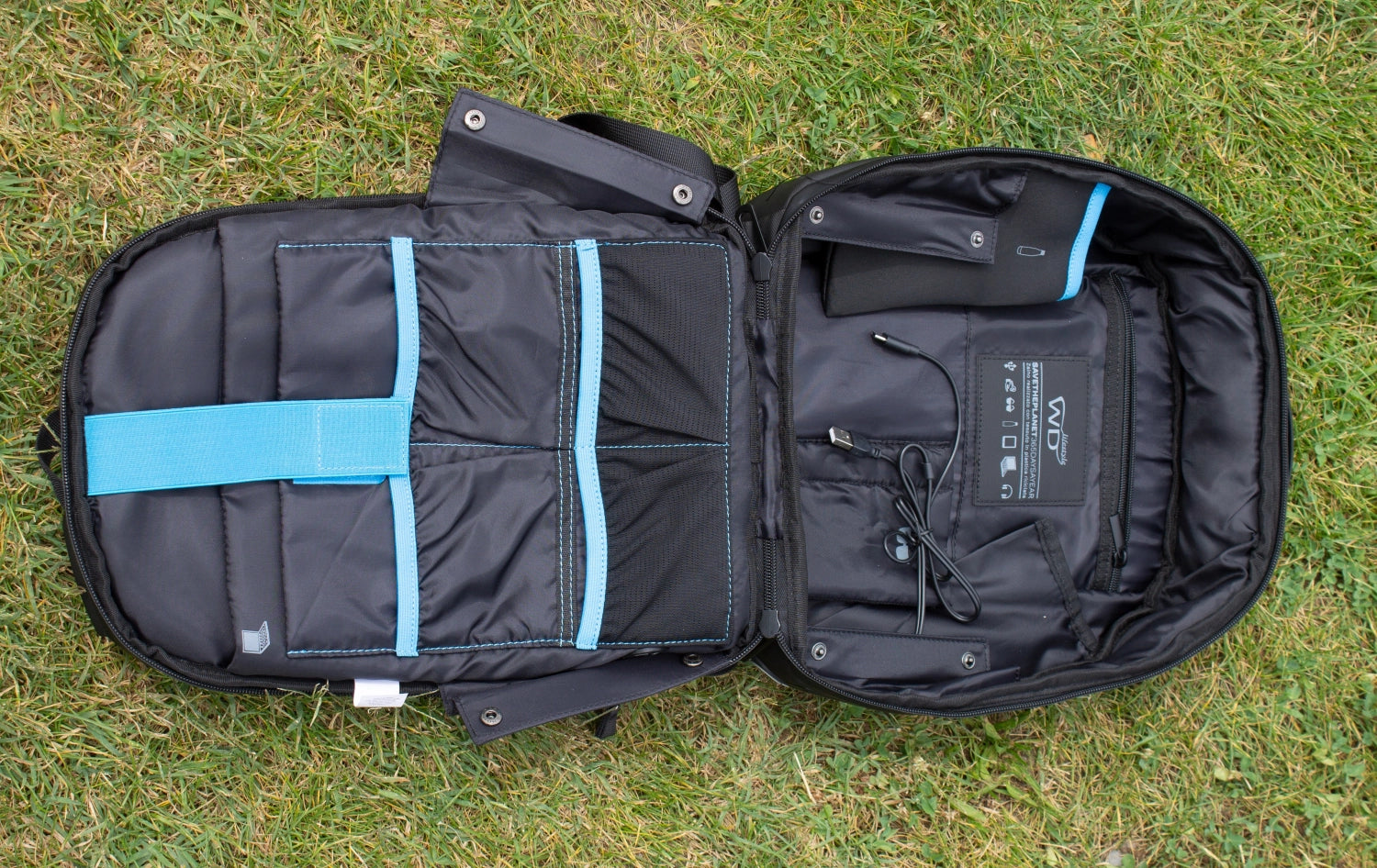 Entdecken Sie den City Life COMPACT-Rucksack aus nachhaltigem RPET. Mit 11 Litern Volumen und praktischem Design ist er ideal für den urbanen Alltag!