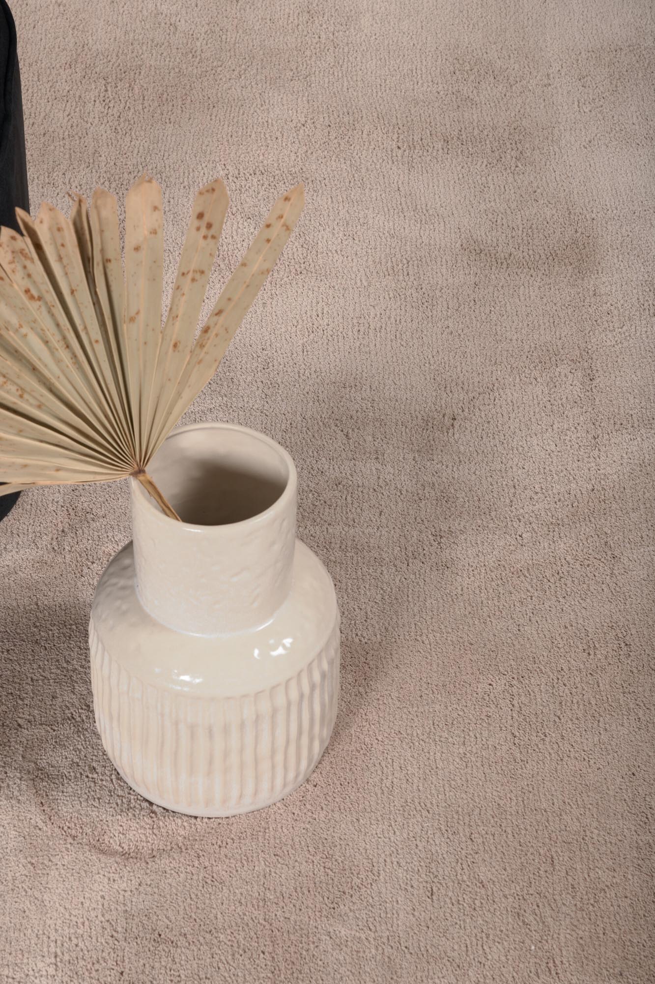 Wunderteppich in Beige präsentiert im Onlineshop von KAQTU Design AG. Teppich ist von Venture Home