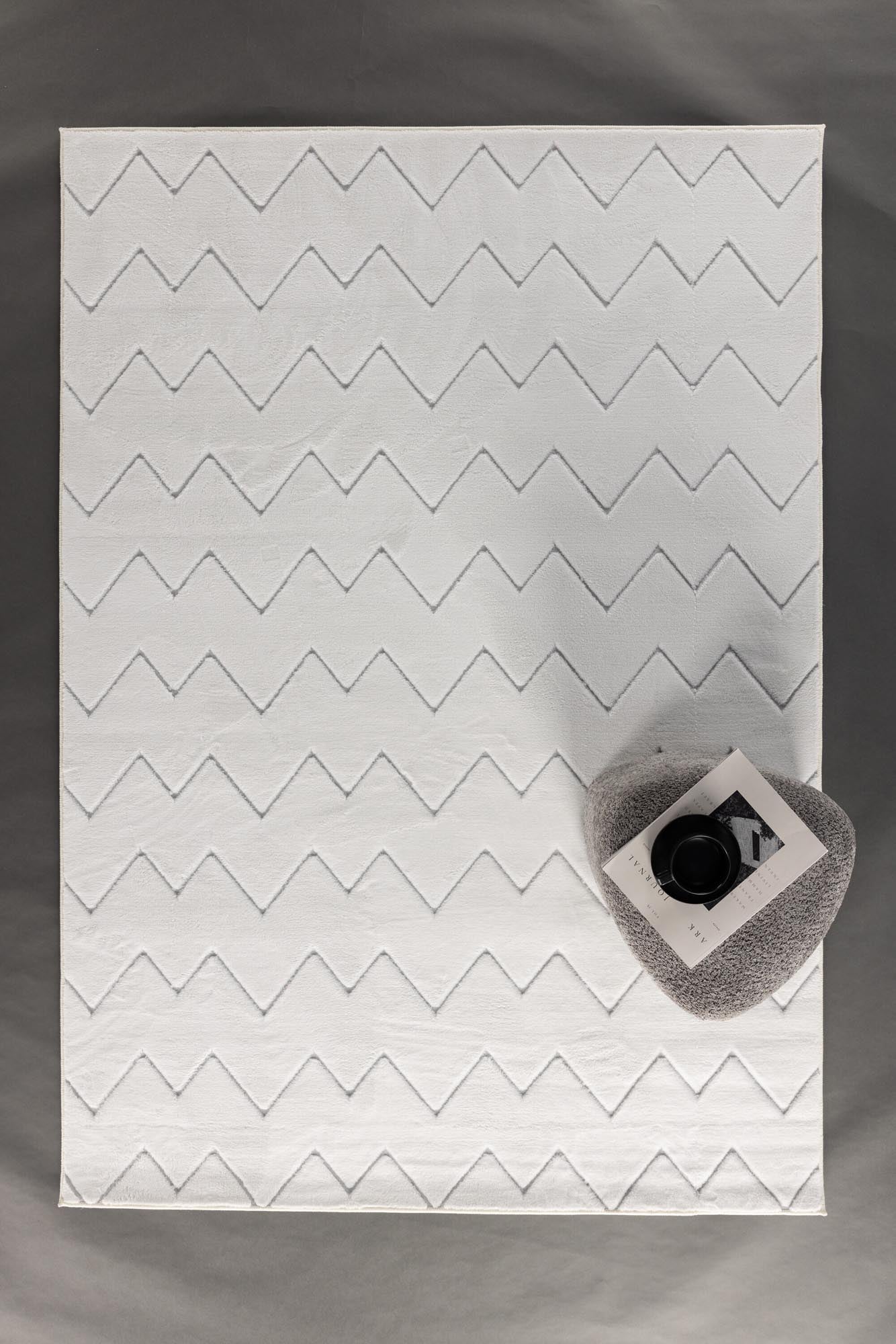 Fia Teppich von Venture Home: Hochwertiger, pflegeleichter Teppich mit einladendem Zickzackdesign. Ideal für jedes Zuhause und jeden Einrichtungsstil.