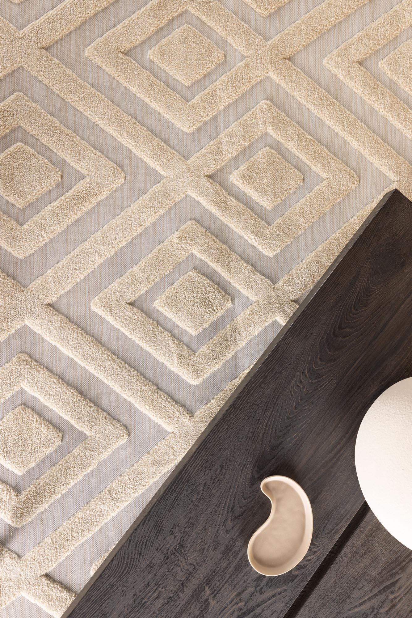 Pia Teppich von Venture Home: Modernes Design für Ihr Wohnzimmer.