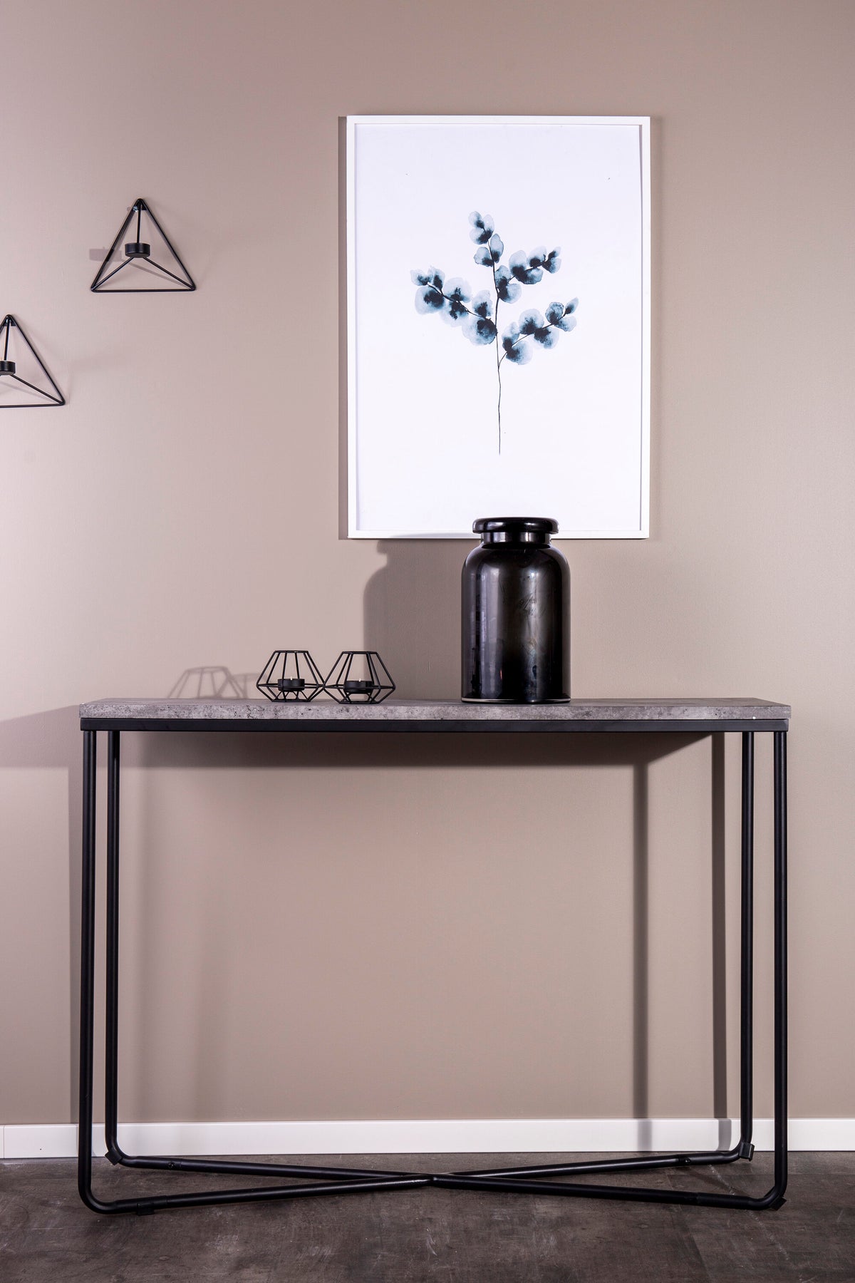 Palace Beistelltisch in Dunkelgrau präsentiert im Onlineshop von KAQTU Design AG. Beistelltisch ist von Venture Home