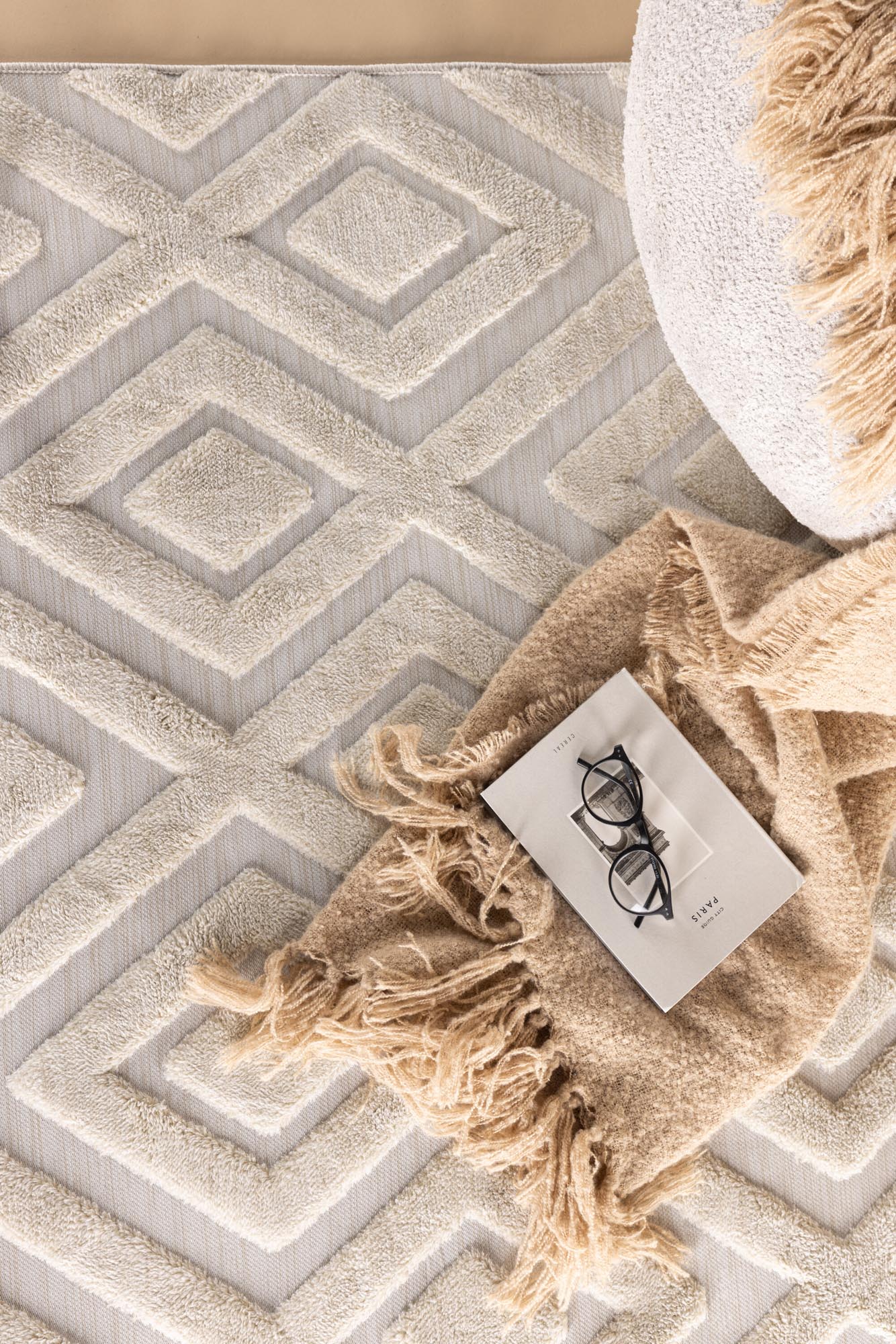 Pia Teppich von Venture Home: Modernes Design für Ihr Wohnzimmer.