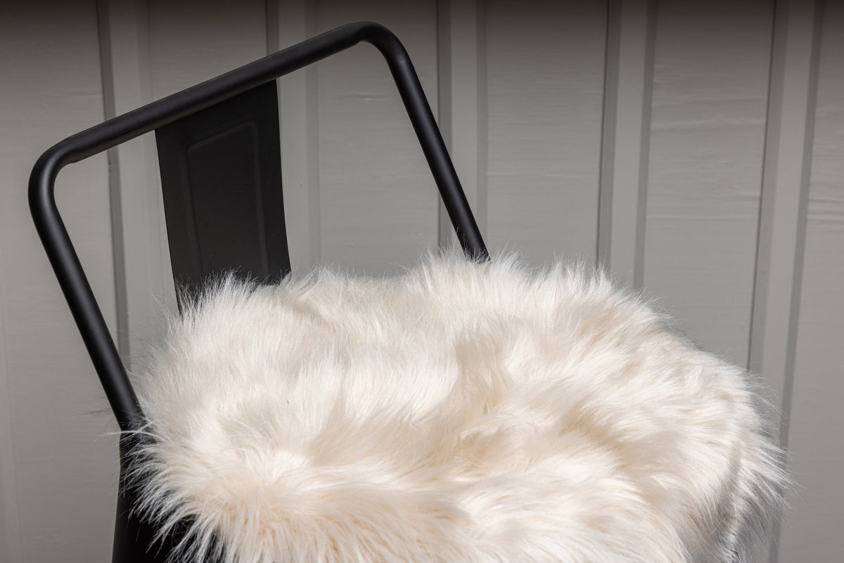 Katy Kissen in Beige präsentiert im Onlineshop von KAQTU Design AG. Sitzkissen ist von Venture Home