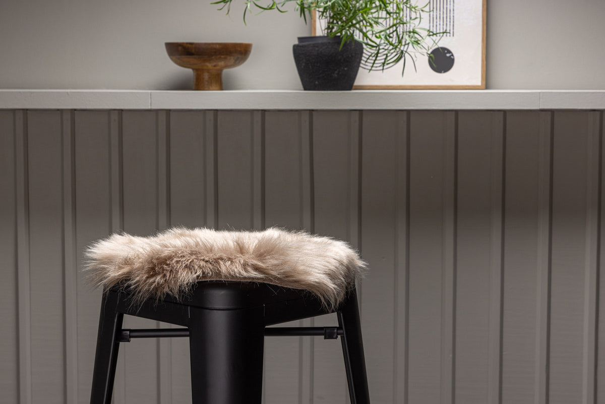 Katy Kissen in Braun präsentiert im Onlineshop von KAQTU Design AG. Sitzkissen ist von Venture Home